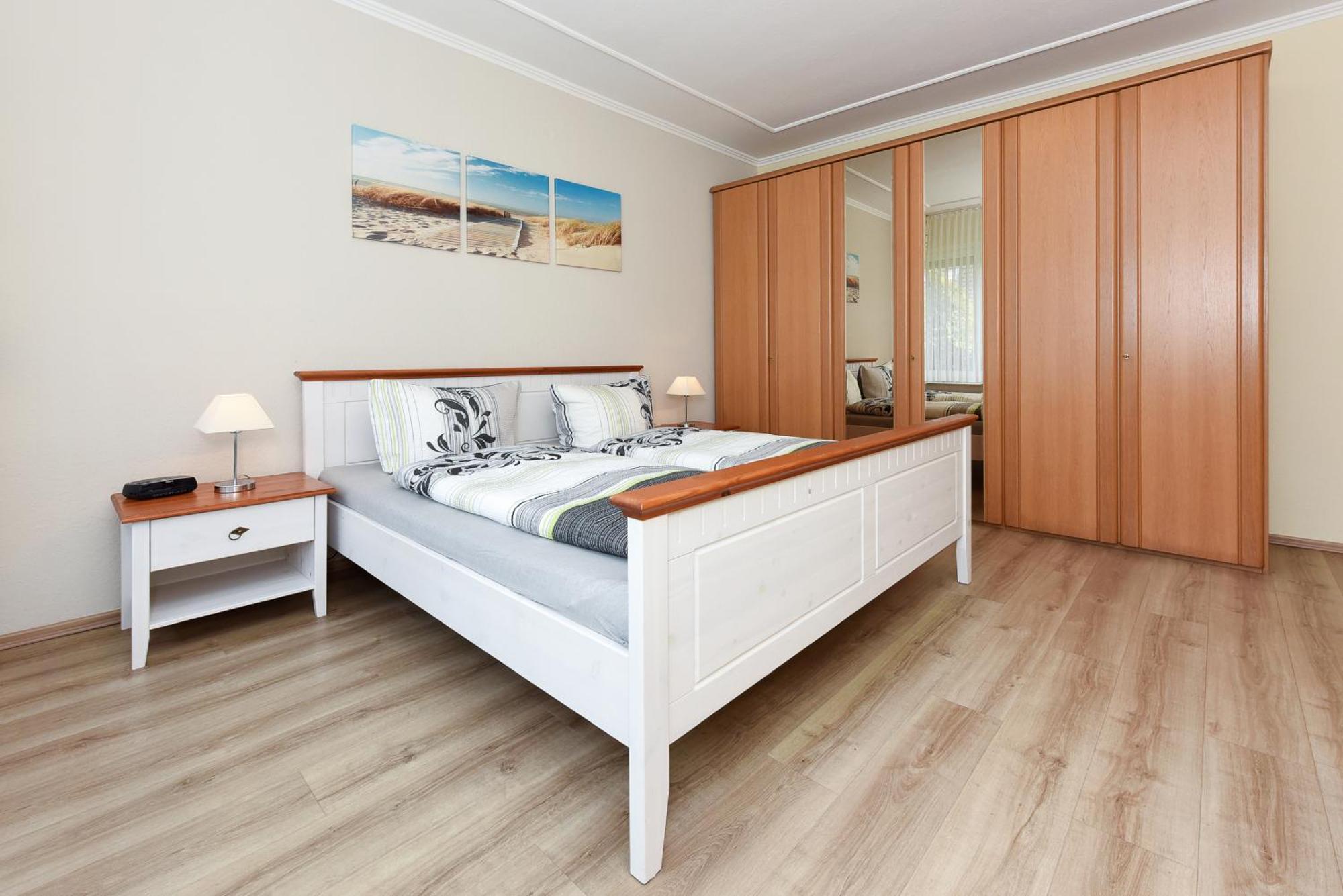 Ferienwohnungen Im Haus Nordseebrise Neuharlingersiel Εξωτερικό φωτογραφία